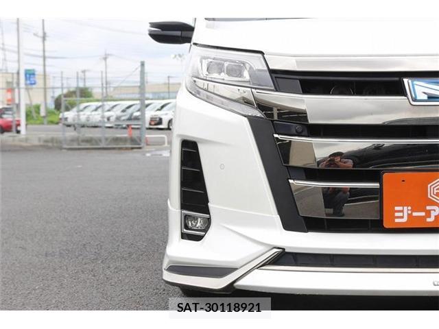 Toyota NOAH 2021-01 8812807-9