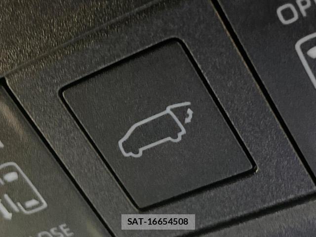 Toyota NOAH 2023-09 8813161-6