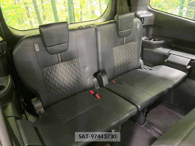 Toyota NOAH 2023-03 8813171-10