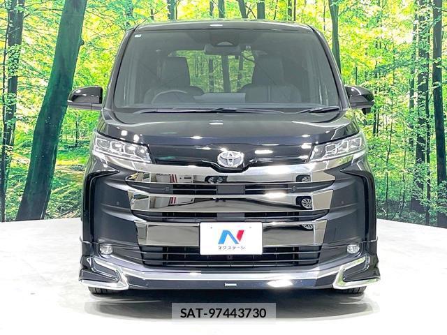 Toyota NOAH 2023-03 8813171-14