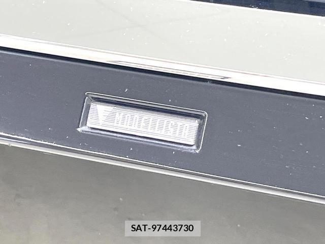 Toyota NOAH 2023-03 8813171-2