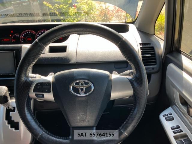 Toyota NOAH 2012-03 8813397-11