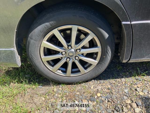 Toyota NOAH 2012-03 8813397-5