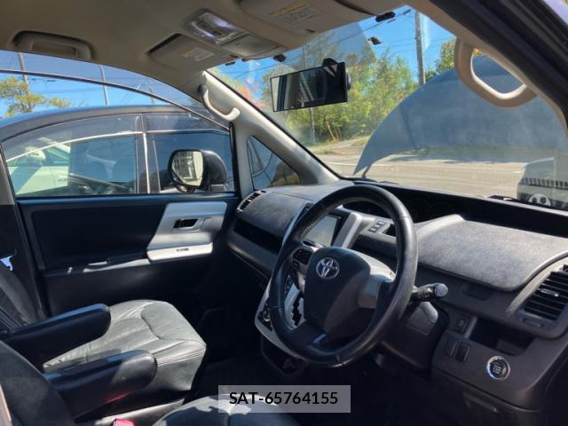 Toyota NOAH 2012-03 8813397-8