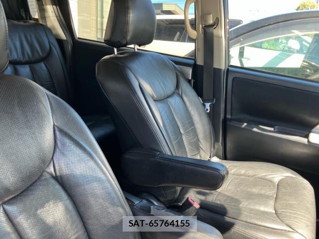 Toyota NOAH 2012-03 8813397-9