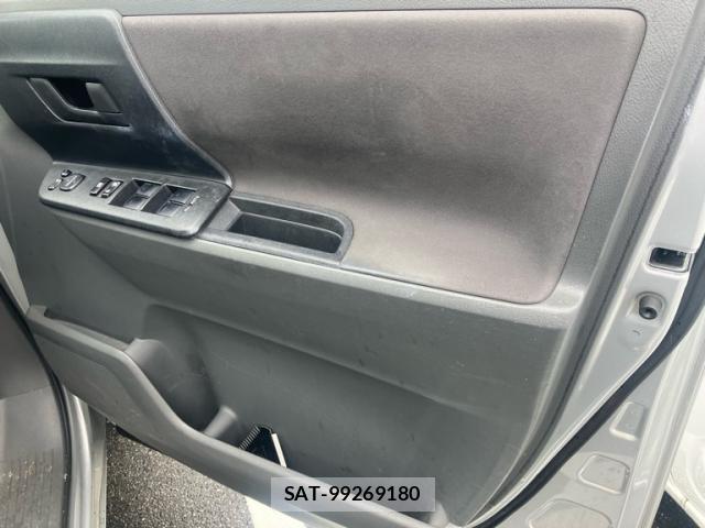 Toyota NOAH 2010-03 8813451-5
