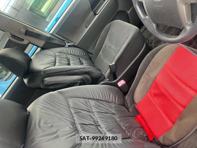 Toyota NOAH 2010-03 8813451-6