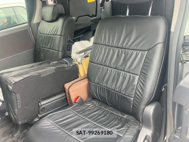 Toyota NOAH 2010-03 8813451-8