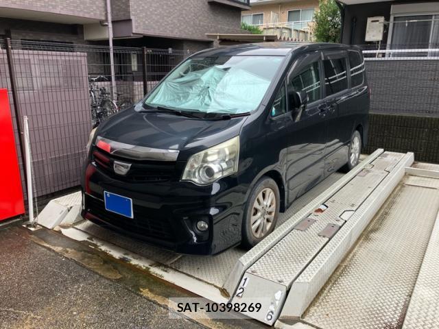 Toyota NOAH 2011-02 8813497-0