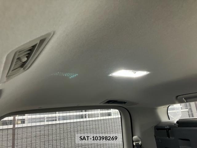 Toyota NOAH 2011-02 8813497-10