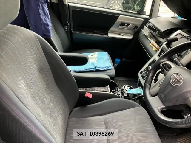 Toyota NOAH 2011-02 8813497-11