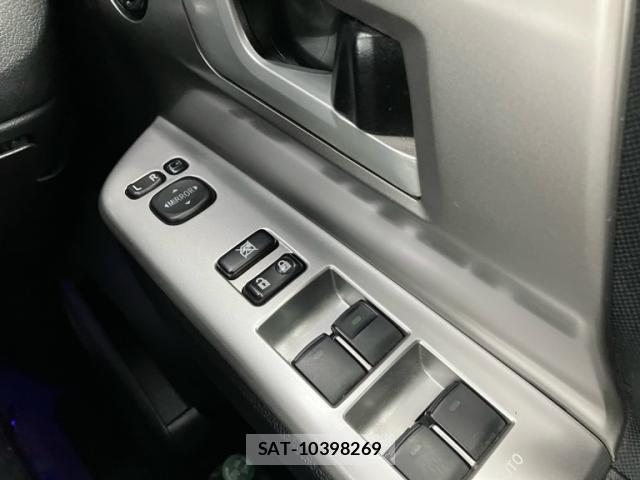 Toyota NOAH 2011-02 8813497-15