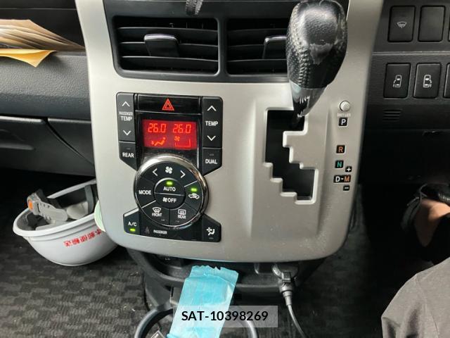 Toyota NOAH 2011-02 8813497-17