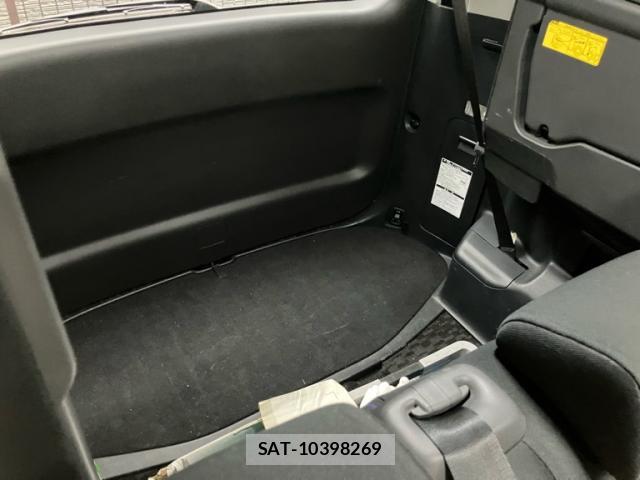 Toyota NOAH 2011-02 8813497-9