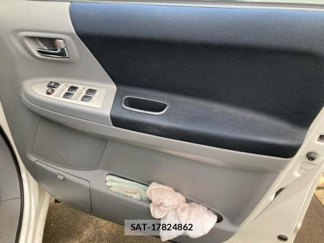 Toyota NOAH 2006-08 8813562-8