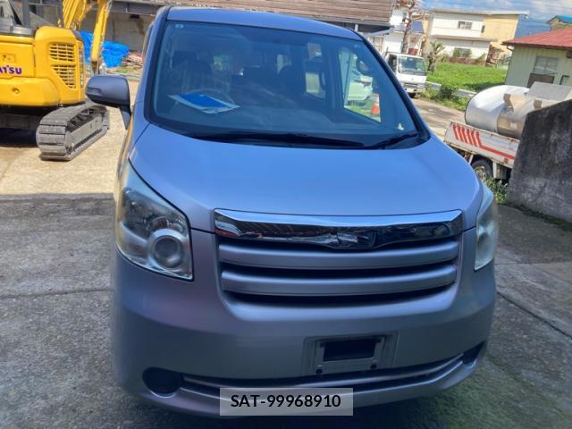 Toyota NOAH 2009-07 8813646-0