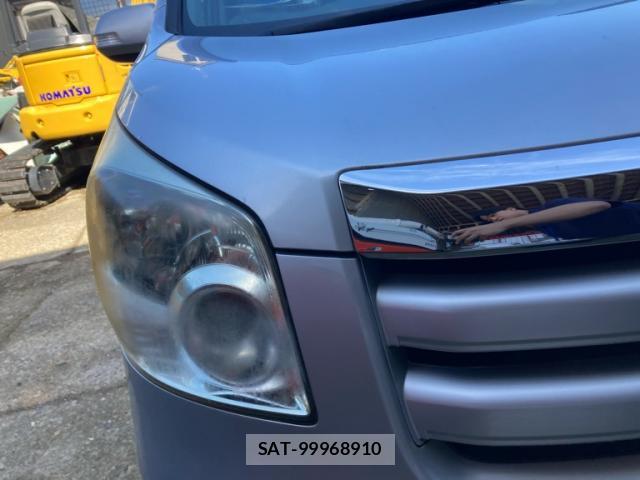 Toyota NOAH 2009-07 8813646-13