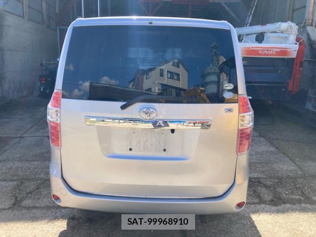 Toyota NOAH 2009-07 8813646-6