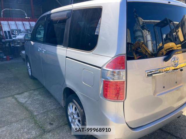 Toyota NOAH 2009-07 8813646-7