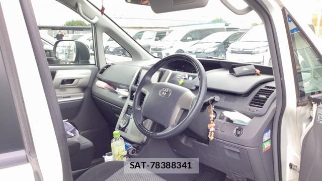 Toyota NOAH 2008-03 8813680-8