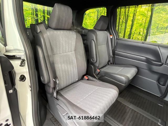 Toyota NOAH 2026-02 8814062-8