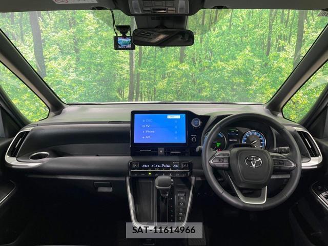Toyota NOAH 2023-10 8814141-1