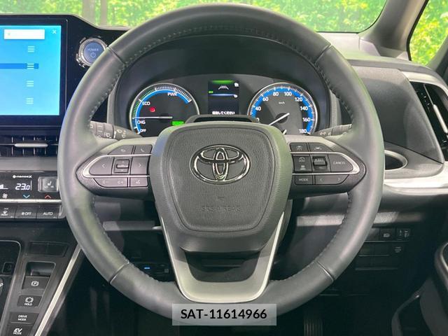 Toyota NOAH 2023-10 8814141-11