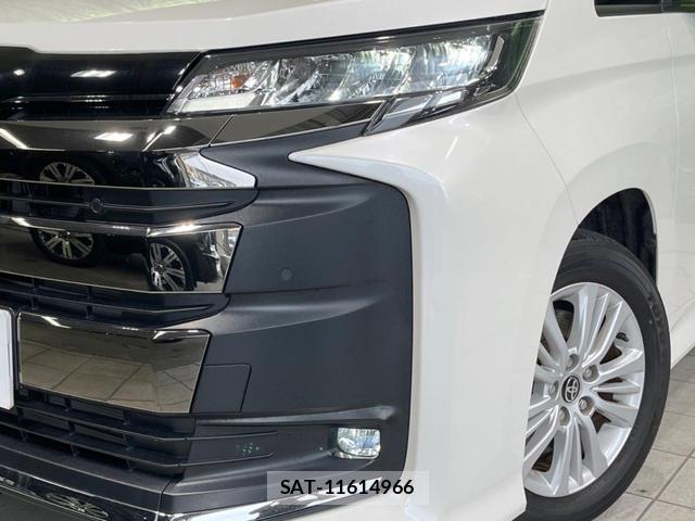 Toyota NOAH 2023-10 8814141-12