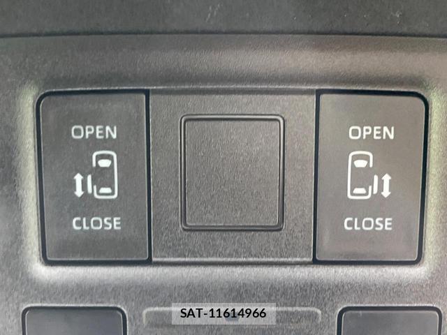 Toyota NOAH 2023-10 8814141-6