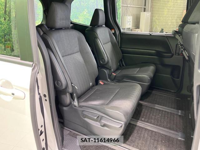 Toyota NOAH 2023-10 8814141-8