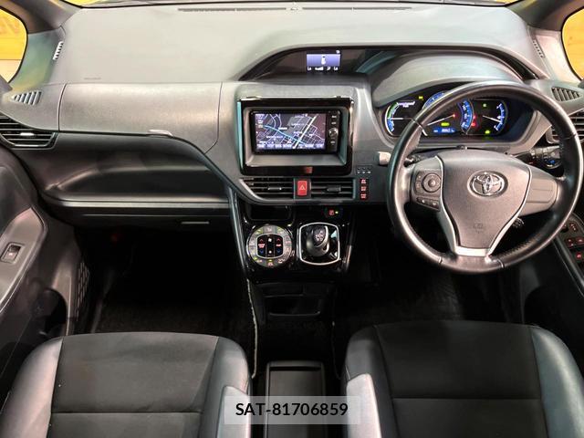 Toyota NOAH 2016-11 8814147-1
