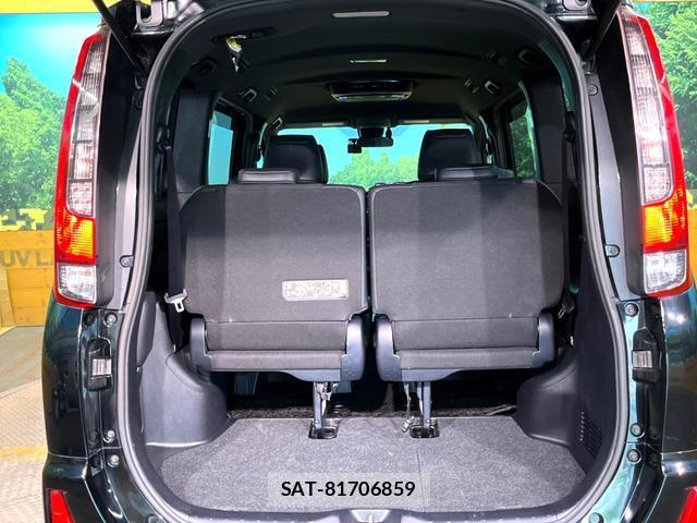 Toyota NOAH 2016-11 8814147-11