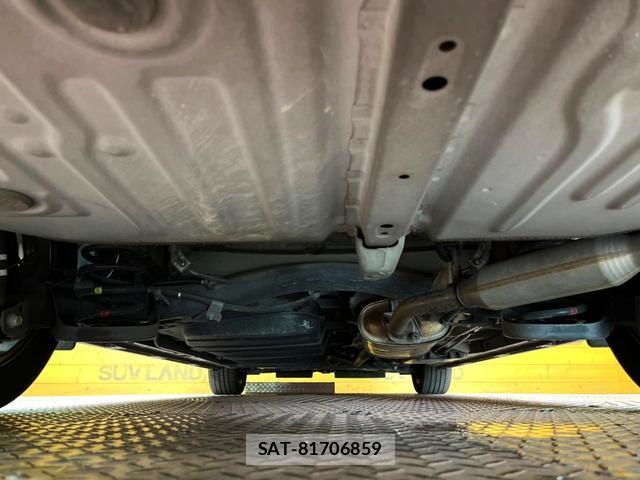 Toyota NOAH 2016-11 8814147-19