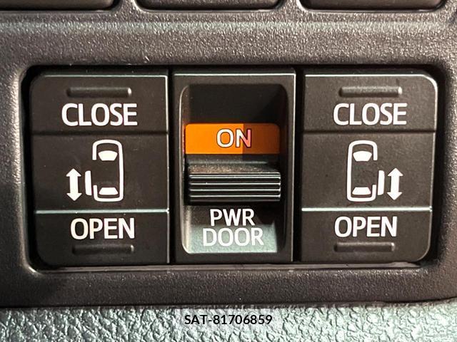 Toyota NOAH 2016-11 8814147-4