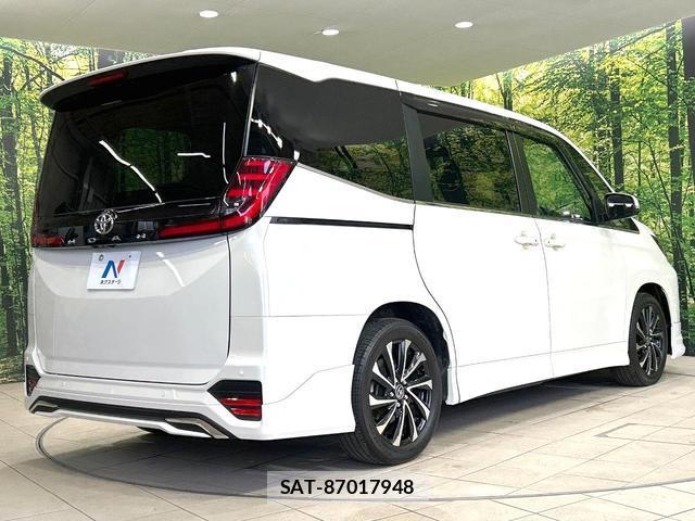 Toyota NOAH 2024-02 8814296-17