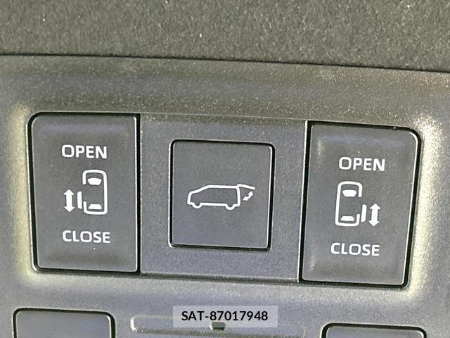 Toyota NOAH 2024-02 8814296-4