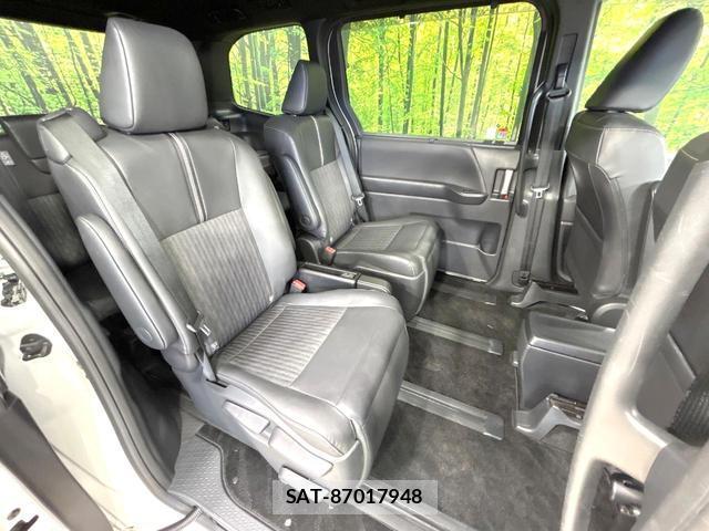 Toyota NOAH 2024-02 8814296-9