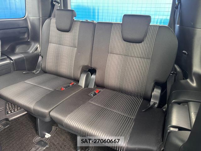 Toyota NOAH 2017-09 8814526-15