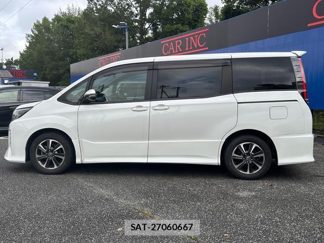 Toyota NOAH 2017-09 8814526-9