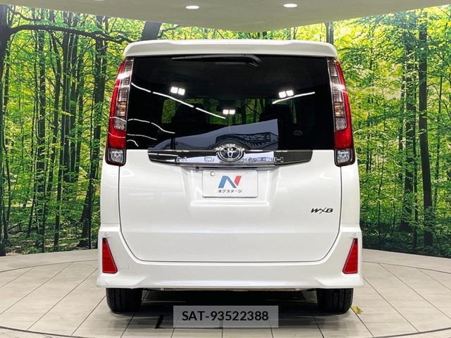 Toyota NOAH 2016-11 8814604-15