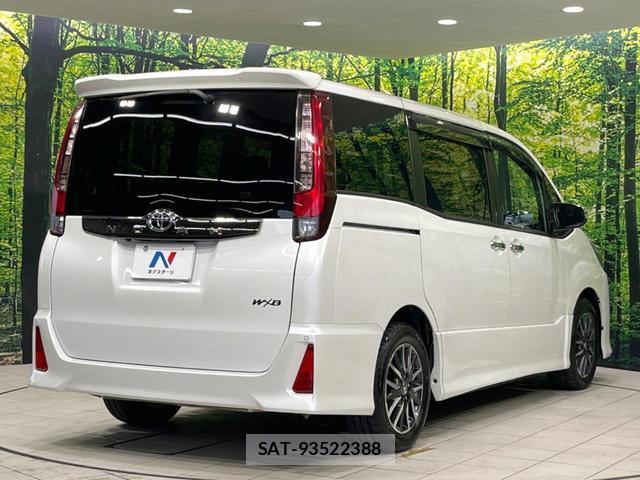 Toyota NOAH 2016-11 8814604-17