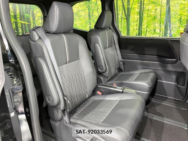 Toyota NOAH 2024-07 8814688-8