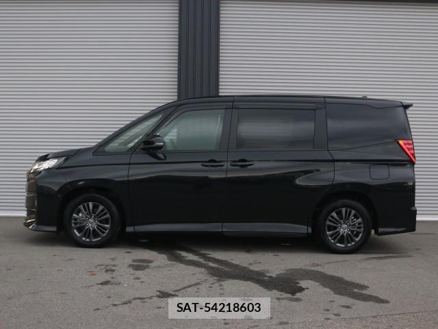 Toyota NOAH 2025-12 8814809-10