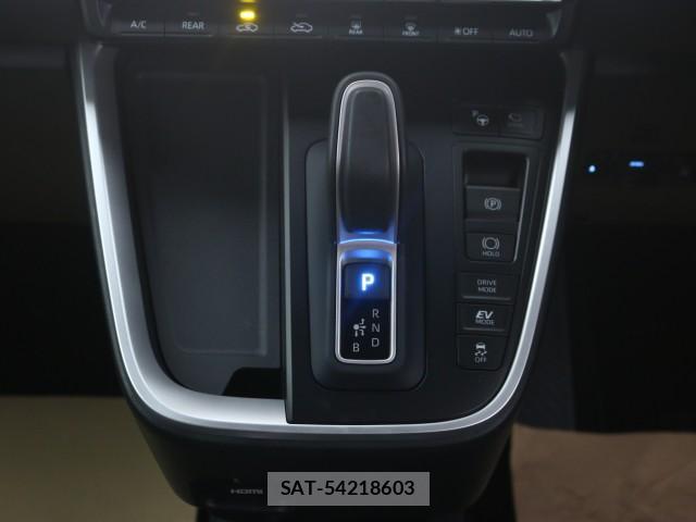 Toyota NOAH 2025-12 8814809-15