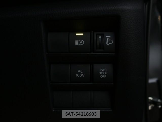 Toyota NOAH 2025-12 8814809-16