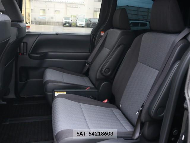 Toyota NOAH 2025-12 8814809-6