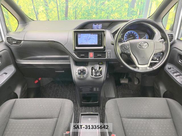 Toyota NOAH 2015-04 8814840-1