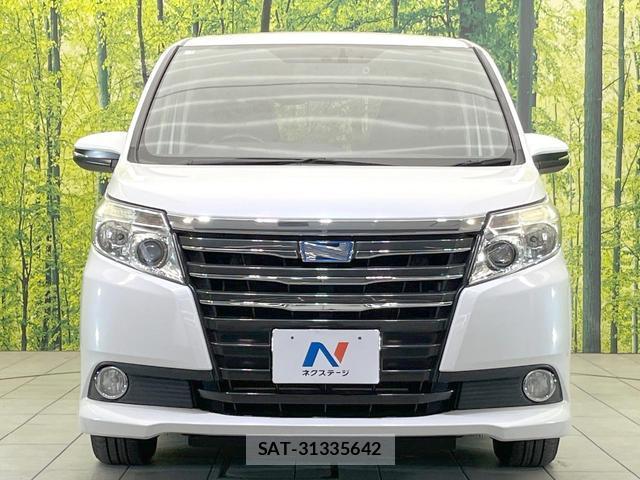 Toyota NOAH 2015-04 8814840-14