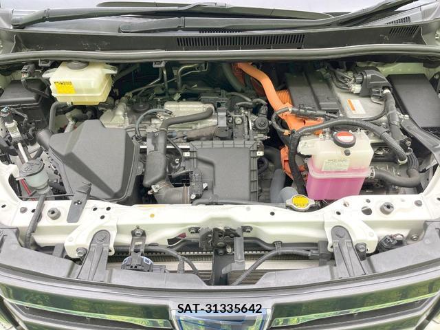 Toyota NOAH 2015-04 8814840-17
