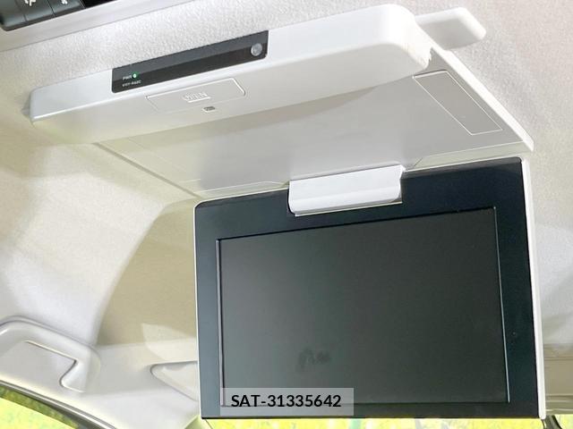 Toyota NOAH 2015-04 8814840-2